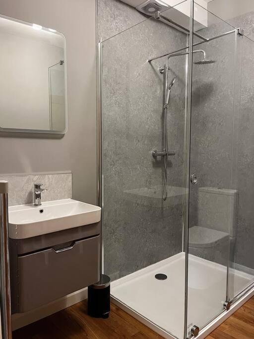 Modern Ground Floor Apartment Todmorden Esterno foto